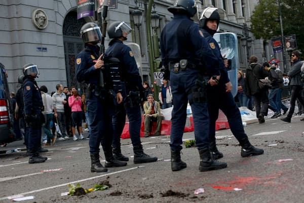 قصة مصورة : تظاهر وإضراب عمال أوروبا عن العمل احتجاجا على سياسات التقشف