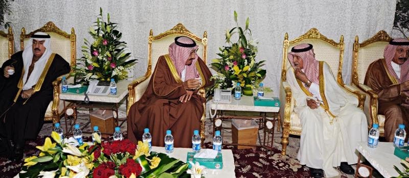 ولي العهد يطمئن على صحة خادم الحرمين الشريفين