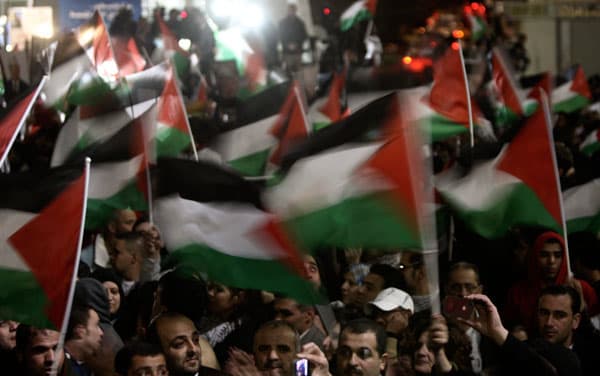 قصة مصورة: الفلسطينيون يحتفلون  بفوزهم باعتراف ضمني بدولة ذات سيادة في الامم المتحدة