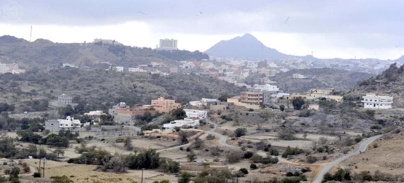 قصة مصورة: محافظة بلجرشي تطل من أعلى قمة منطقة الباحة مزهوة بالغابات الطبيعية ‎