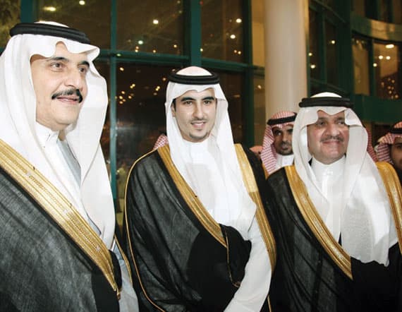 ولي العهد يحضر زواج الأمير خالد بن سلمان