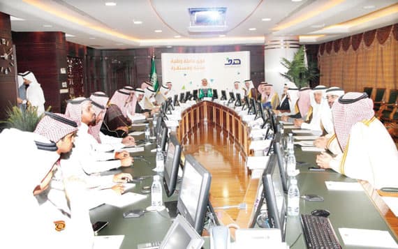 «غرفة الرياض» لـ"الاقتصادية" : «التجارة» أبلغتنا بعدم قانونية قرار الـ 200 ريال