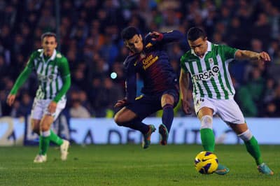 ميسي يحطم الرقم القياسي لمولر ويقود برشلونة لتعزيز موقعه في صدارة الدوري الأسباني