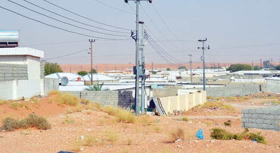 خريص.. منطقة عشوائية تجاور أكبر حقل بترول في العالم