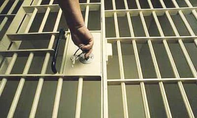 الإفراج عن السجناء غير الخطرين بعد 14 يوماً