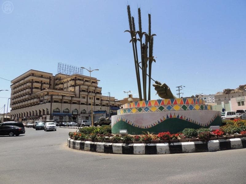 قصة مصورة .. الضباب يكسو أرض النماص ببياضه الأخّاذ