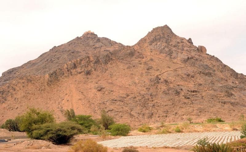 جبل رعوم .. جمال المكان ورمزية الزمان