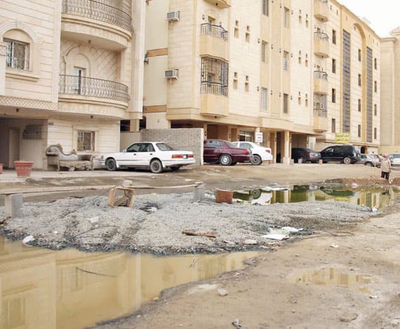 جدة: بالصور.. «حي المروة» يغرق ويلفظ أنفاسه الأخيرة