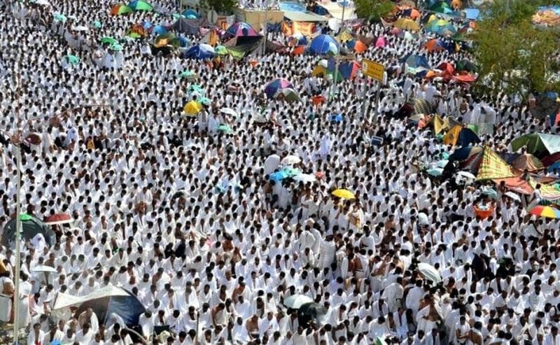 وزير الحج يعلن تجاوز تأشيرات العمرة أكثر من مليون و400 ألف يتوافدون إلى المملكة شهرياً