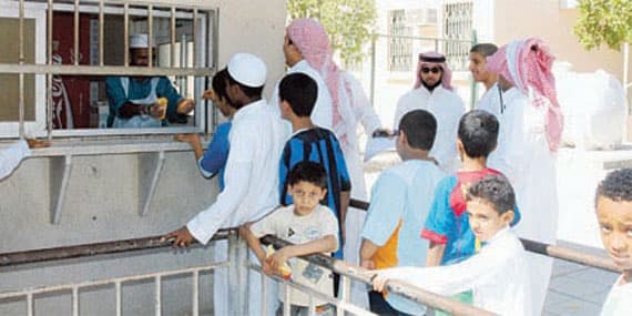 شركات كبرى تتنافس على مقاصف 33 ألف مدرسة في 2014