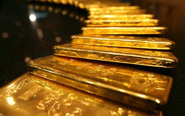 الذهب يرتفع بفعل امال في استمرار التحفيز النقدي الامريكي