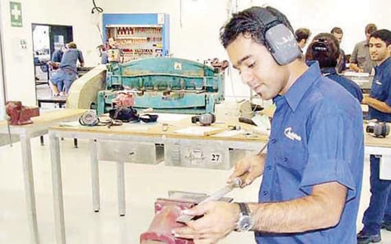 مصارف سعودية تنشئ أقساما لتمويل المنشآت الصغيرة