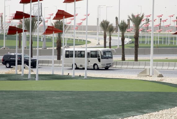 قصة مصورة : افتتاح مشروع امتداد طريقي أبي بكر والعروبة عبر القاعدة الجوية