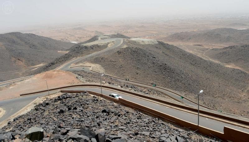 قصة مصورة: أمير حائل يعيد لقمة جبل السمراء زمن موقدة حاتم الطائي