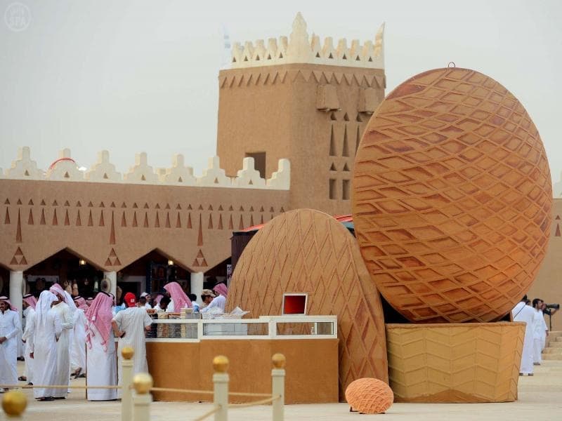 قصة مصورة:  صور متفرقة من الجنادرية في اليوم الثاني