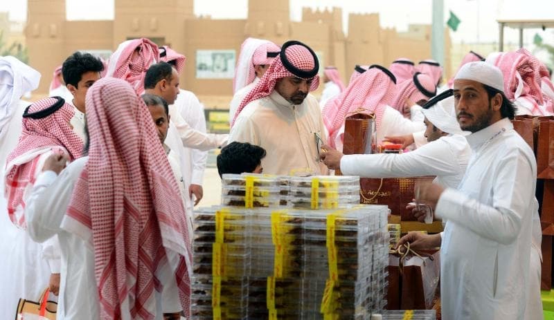 قصة مصورة:  صور متفرقة من الجنادرية في اليوم الثاني
