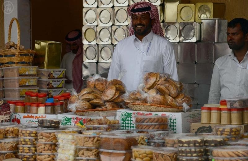 قصة مصورة:  صور متفرقة من الجنادرية في اليوم الثاني