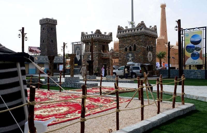 قصة مصورة:  صور متفرقة من الجنادرية في اليوم الثاني