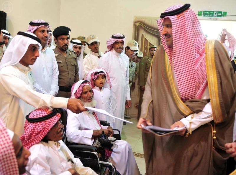 أمير المدينة المنورة يزور محافظة المهد