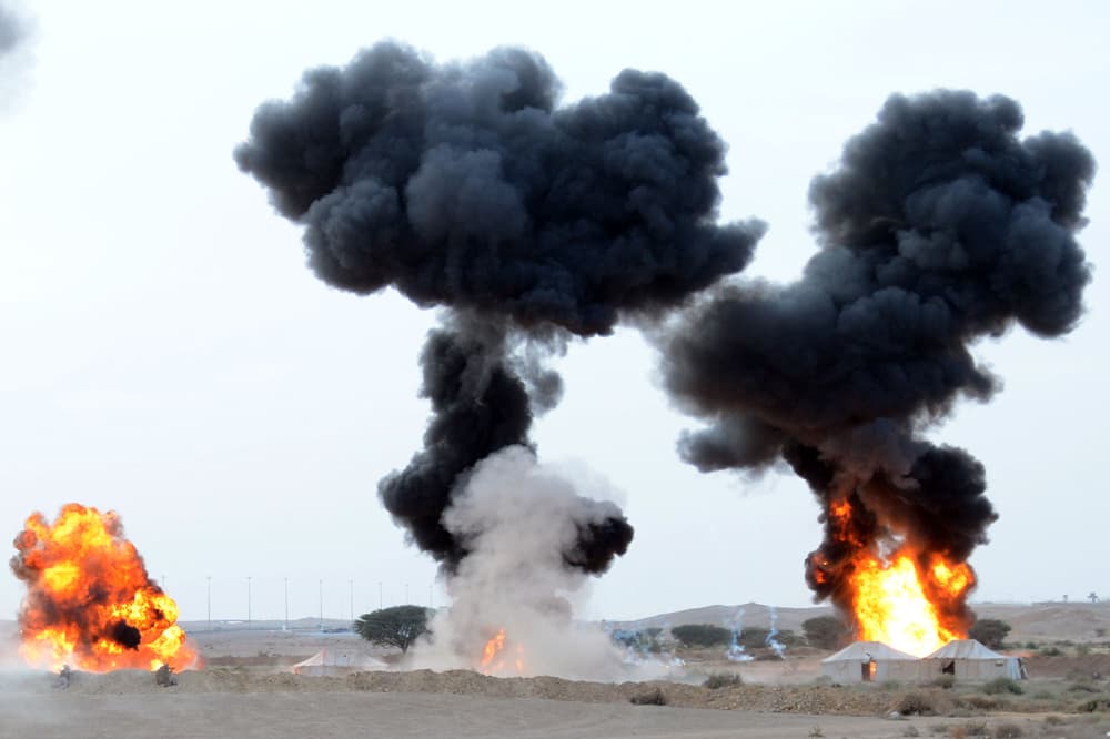 قصة مصورة.. استعراض تشكيلات الصاعقة ومكافحة الإرهاب