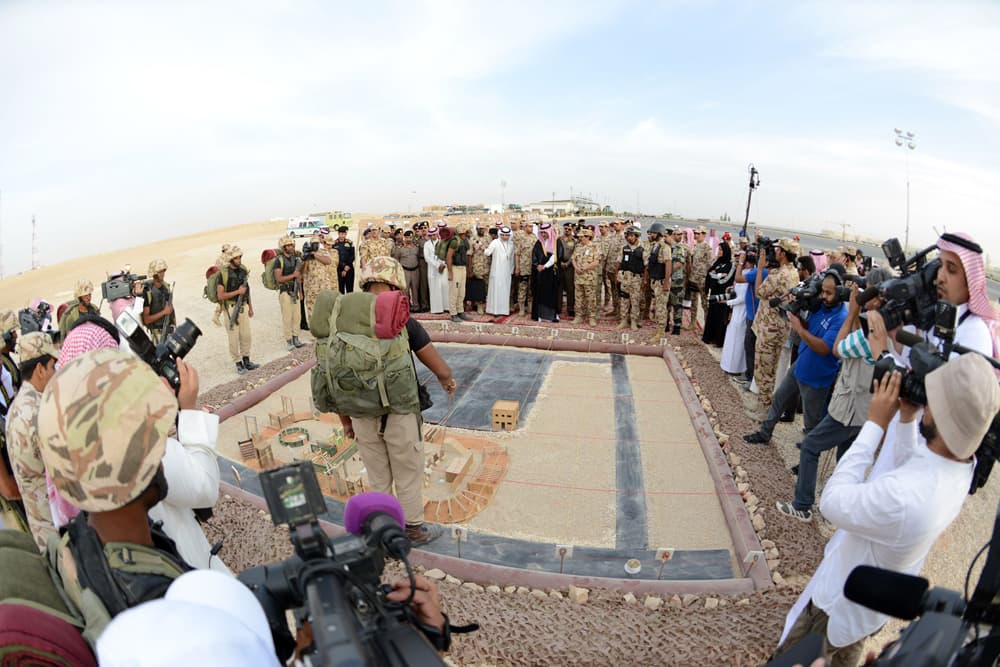 قصة مصورة.. استعراض تشكيلات الصاعقة ومكافحة الإرهاب