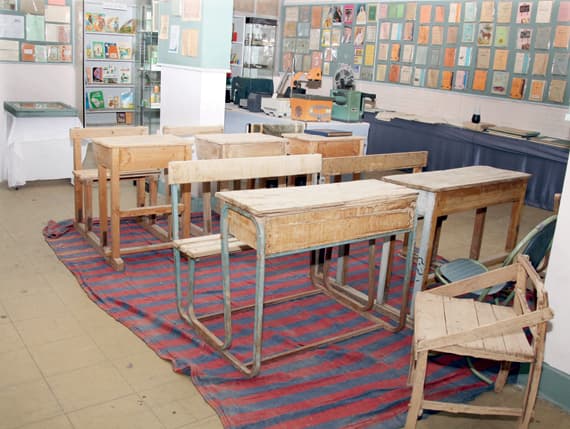 1000 قطعة نادرة عن بدايات التعليم قبل 80 عاماً