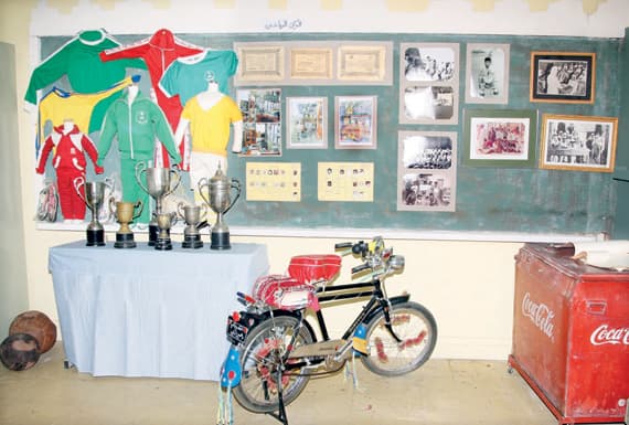 1000 قطعة نادرة عن بدايات التعليم قبل 80 عاماً