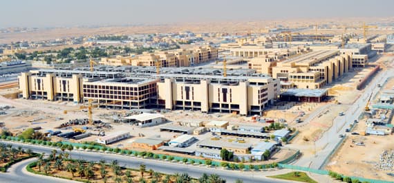 بيئة عمل متقدمة تنفذ مدنا صحية وجامعية في مناطق المملكة