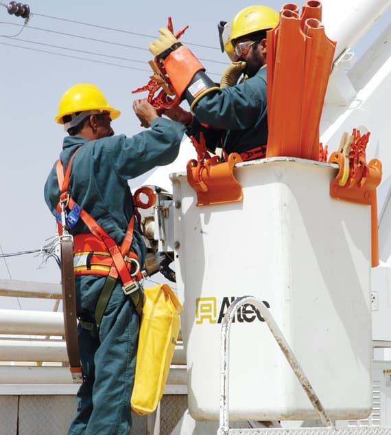 الكهرباء تصل إلى 12485 مدينة وقرية وهجرة و6.8 مليون مشترك بنهاية مارس 2013