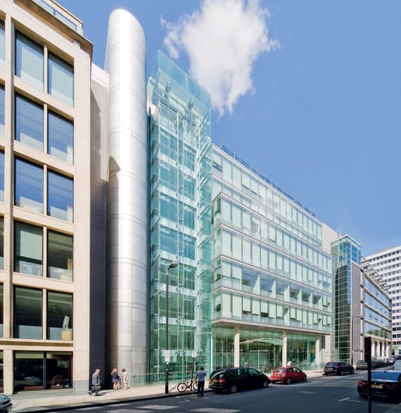 «منافع القابضة».. تحالفات استراتيجية تقفز باستثماراتها