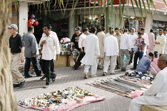 شارع السويكت.. «كيرلا» في الدمام