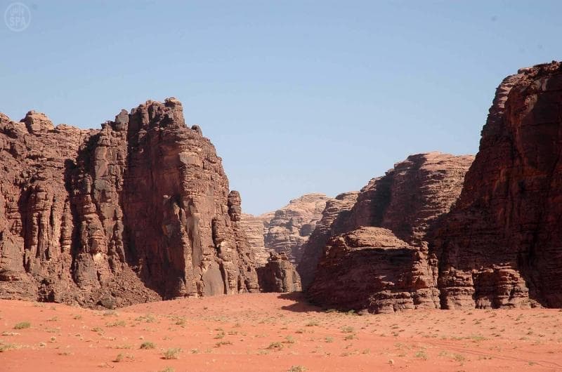 قصة مصورة: عناق التاريخٍ وجمال الطبيعة في تبوك