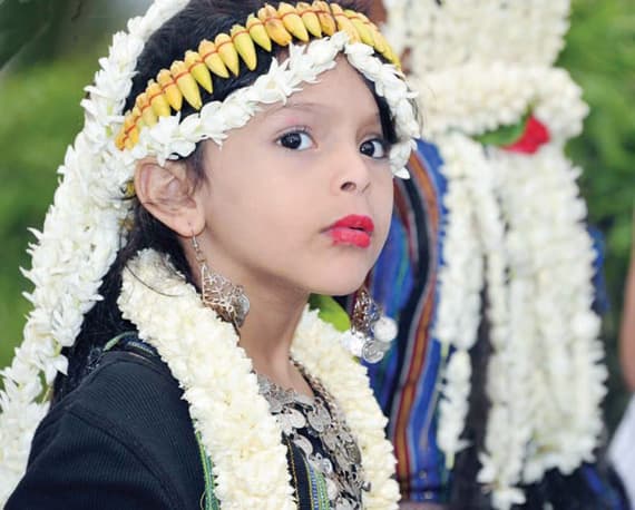 الفل الجازاني.. تراث شعبي يزين رؤوس الفتيات