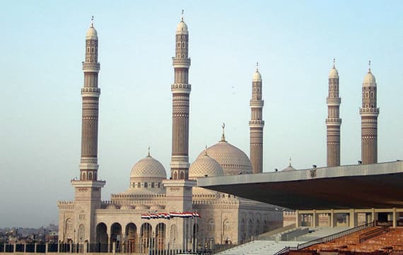 جامع الصالح.. شاهد على الفن المعماري اليمني الحديث