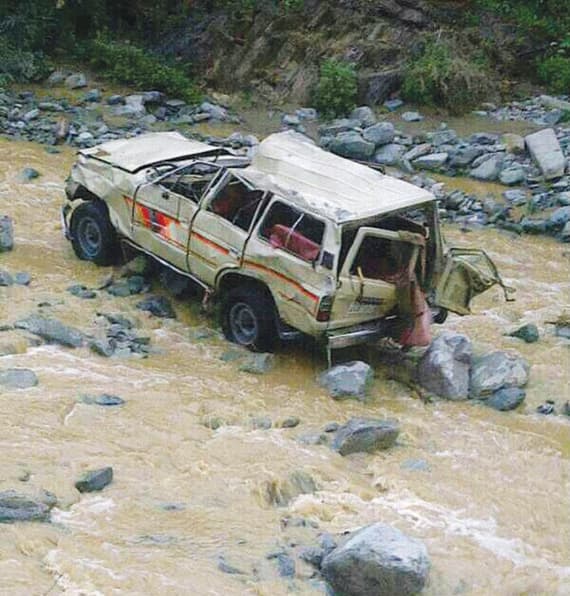 وفاة شخص وفقد آخر وإنقاذ 6 احتجزتهم سيول بيش