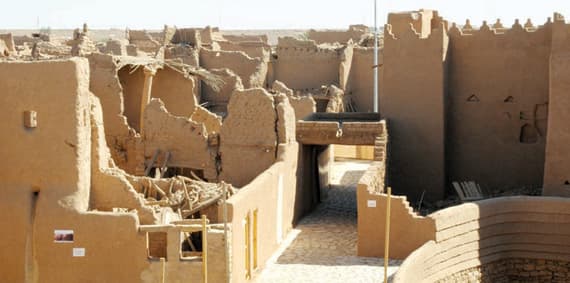 البلدة التراثية في شقراء تجذب سياح العاصمة