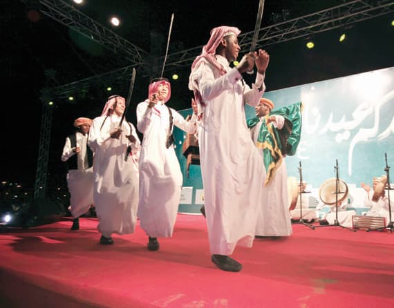 «الحداية» و«المزمار» موروثات شعبية في عيد الحجاز