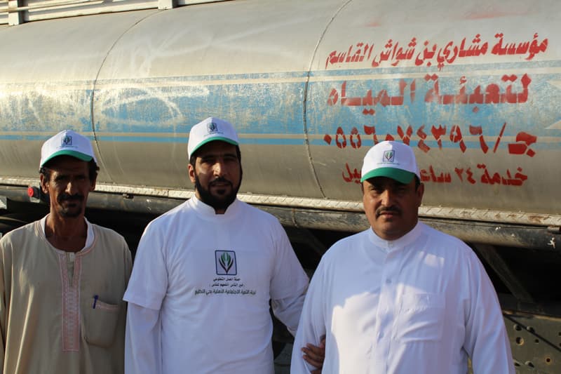 "تطوعي النظيم" يطلق مبادرة "باسقة" لسقي نخيل الحي المهمل