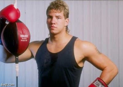 وفاة الملاكم موريسون بطل وزن الثقيل السابق عن 44 عاما