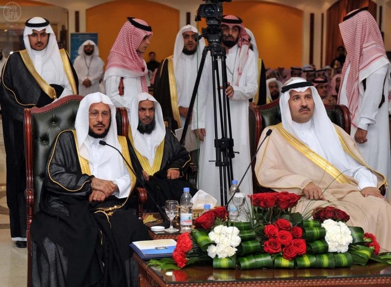 أمير المدينة المنورة يُدشن دورات حول تفعيل دور عضو هيئة الأمر بالمعروف في تعزيز الأمن الفكري