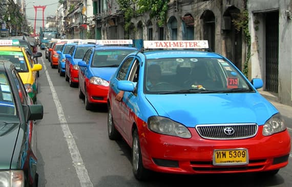 تايلاند تدرس تركيب كاميرات مراقبة في جميع سيارات الأجرة