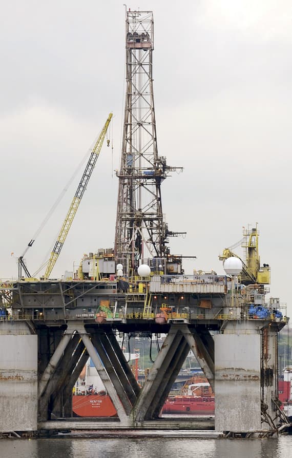 مصافي النفط العالمية تكافح للفوز بأسواق جديدة