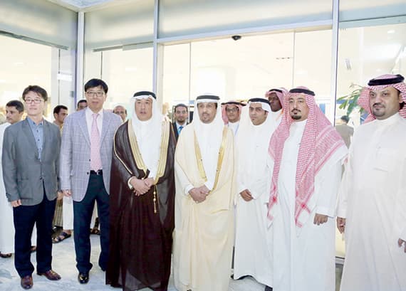 مجموعة المتبولي تفتتح صالة عرض «سامسونج» بأحدث التجهيزات