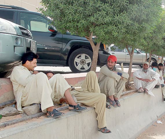 دوريات الأمن تباشر صلاحيات «الجوازات» في القبض على المخالفين