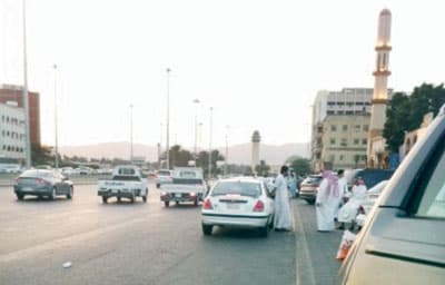 «كدادة الطائف» .. تغيير «مستمر» لمواقعهم هربا من المرور