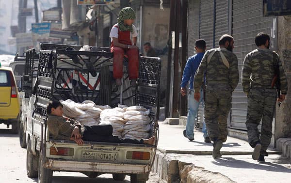 المرصد السوري : ضحايا الأسد 120 ألف قتيل