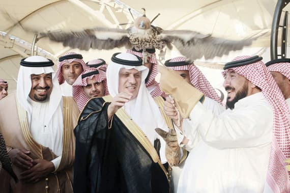 سوق جديدة للصقور تشمل
 عيادات كاملة في العاصمة