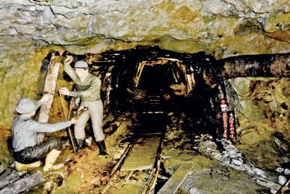 اتهام شركة سويسرية بـ «غسل ذهب» منهوب من الكونغو