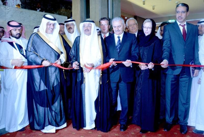 نيابة عن الملك.. وزير النقل يفتتح أعمال المؤتمر والمعرض الدولي للطرق