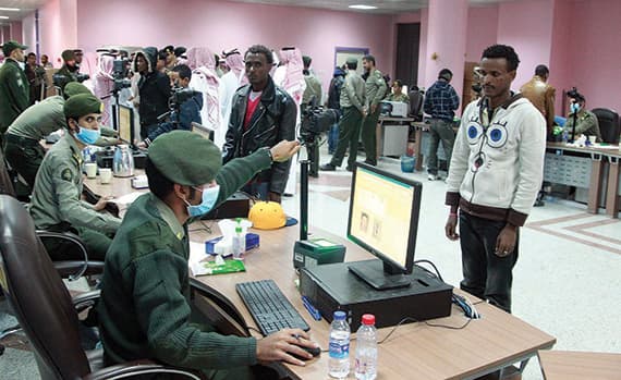 مركز الإيواء ليس معتقلاً .. ولا قائمة سوداء للمرحَّلين